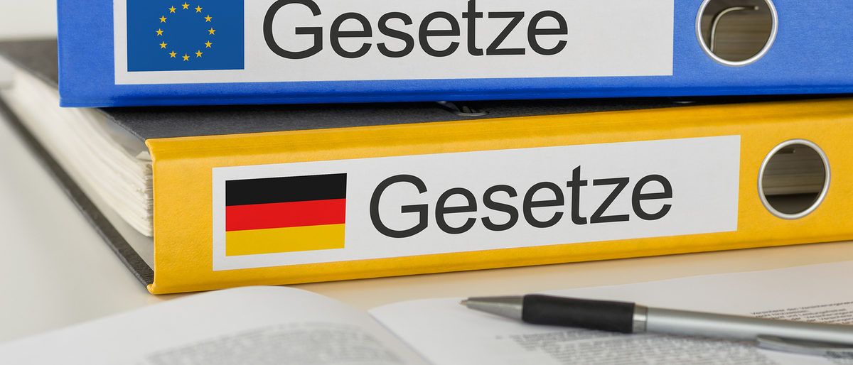 vorschrift, gesetz, gesetze, eu, deutschland, ordner, büro, regelung, richtlinien, regel, regelung, vorschriften, schreibtisch, aktenordner, rückenschild, ordnung, norm, europa, vorschrift, qualität, unternehmen, recht, standard, regel, gesetz, richtlinien, regeln, schild, beschriftung, unterlagen, stift, label, akten, geschäftlich, verwaltung, finanzen, organisation, business, management, archiv, buchhaltung, text, notizen, akte, abheften, dokumente, kugelschreiber, informationen, ringbuch, büromaterial
