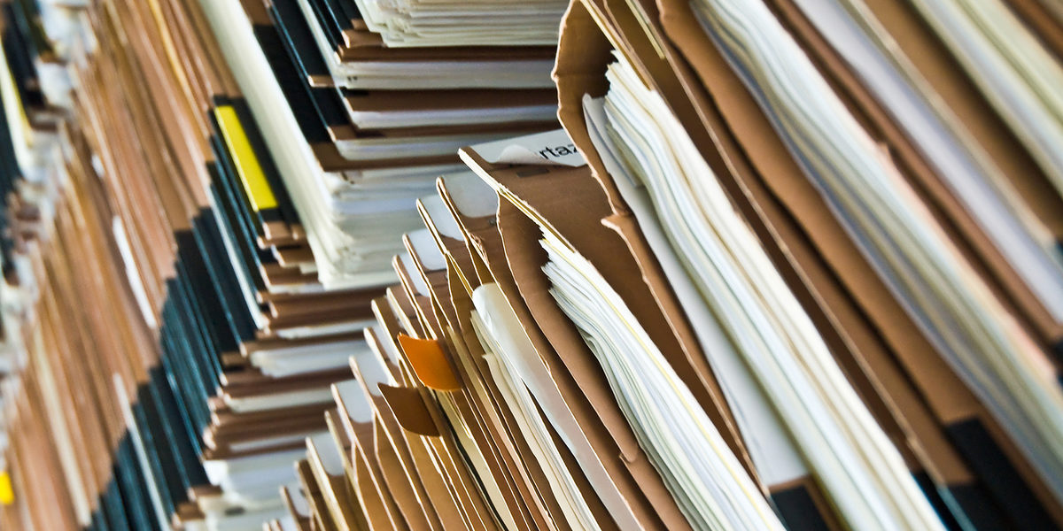 Akten, Alg 2, Amt, Antrag, Antragstellung, Arbeit, Aktenberg, Arbeitslos, Arbeitslosengeld, Arbeitslosengeld 2, Arbeitslosengeld II, Arbeitsmarkt, Arbeitssuchend, Behörde, Behördengang, Bürokratie, Geldsorgen, Hartz, Hartz 4, Kündigung, Sozialhilfe, Sozialleistung, Verschuldet, Verwaltung, agentur für arbeit, akte, arbeitsamt, arbeitsgemeinschaft, arge, argentur, armut, beschäftigung, beschäftigungslos, braun, business, büro, erwerbslos, grundsicherung, sgb, sgb2, sgbII, sozial, sozialamt, Überschuldet