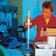 Der Modellbauer ist als handwerklicher Spezialist unentbehrlich für die Entwicklung von Prototypen. 