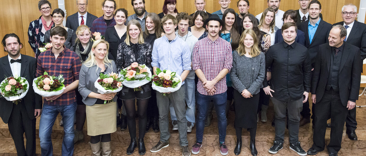 Gruppenfoto Urkundenverleihung 2016