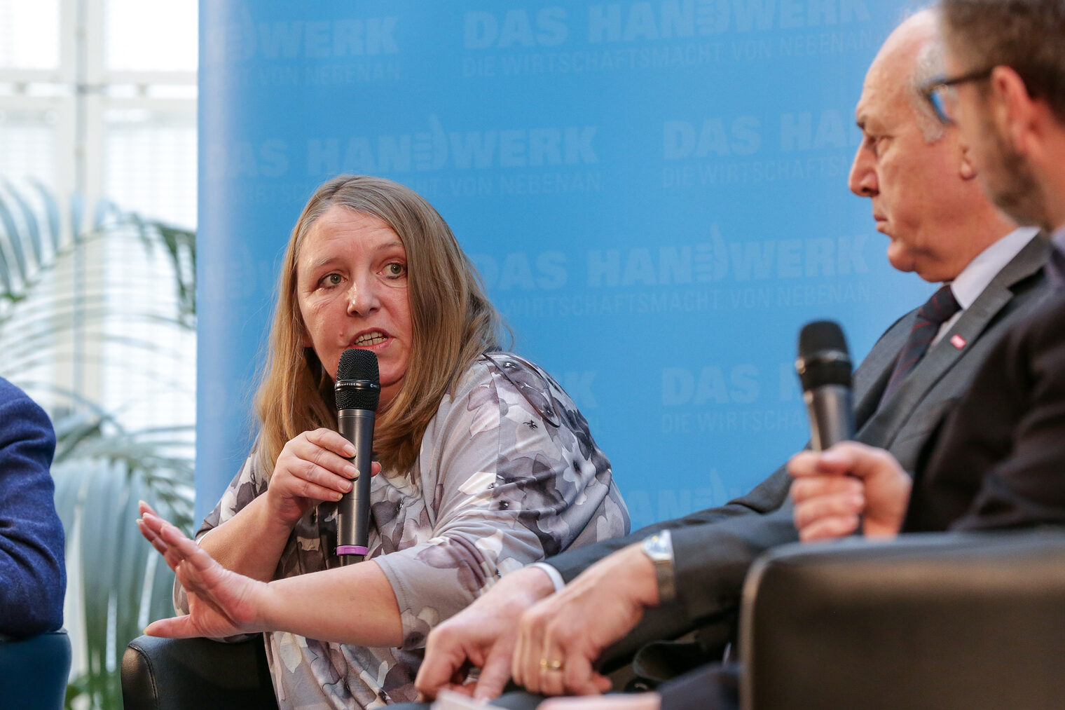 Podiumsdiskussion Preisverleihung Ideenwettbewerb "Meiner Hände Werk" Dr. Marion Esch 