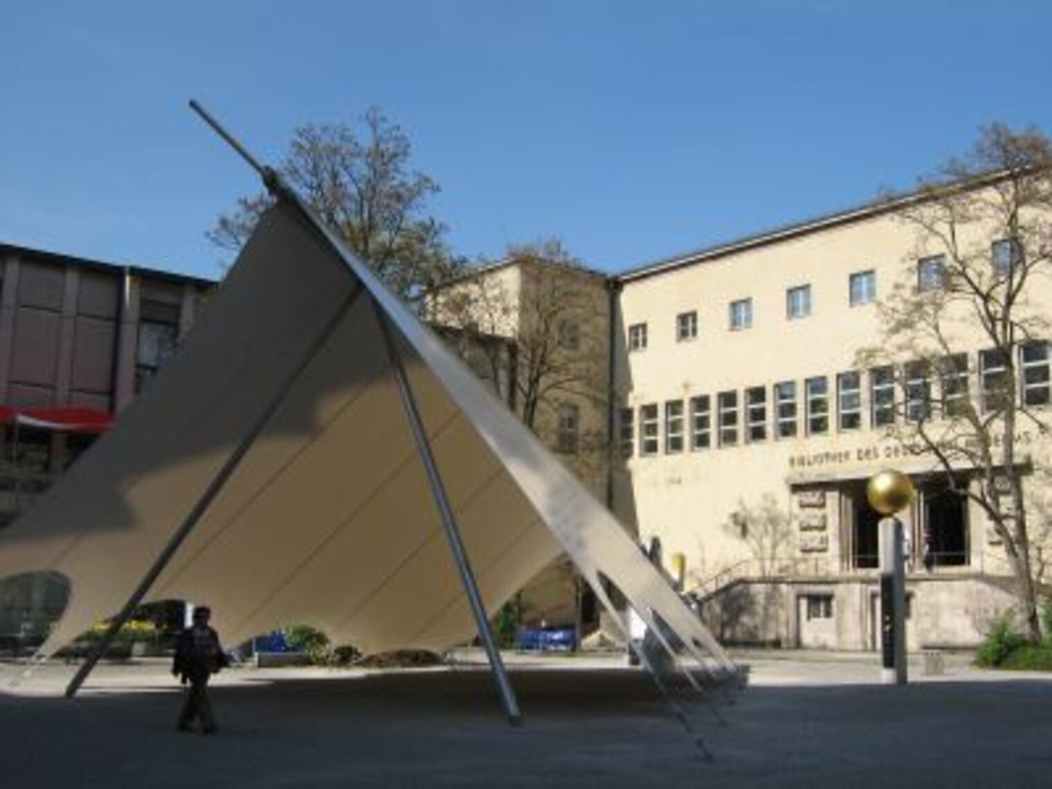 Aktionszelt_Dm_4May06_030