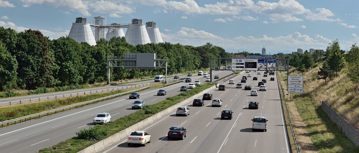 autobahn, verkehr, auto, pkw, umweltbelastung, stau, bundesautobahn, deutschland, straßenverkehr, abzweigung, lkw, reiseverkehr, münchen, straßenbau, klärwerk Straße ID 54813425