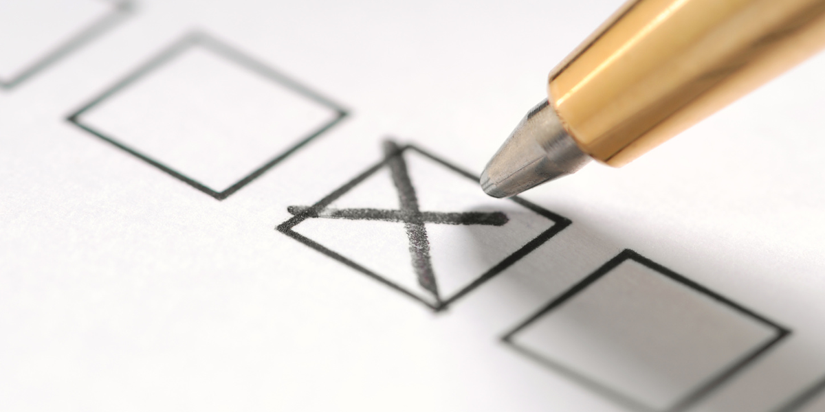abhaken anhaken ankreuzen ausfüllen bestellen business haken häkchen kontrollieren kreuz kugelschreiber markieren markierung markierungszeichen merkzeichen papier stift unterzeichnen Umfrage Checkliste Wahl Kreuz Hand Marker Kreis wählen Checkliste Häkchen Stift Umfrage 4443435