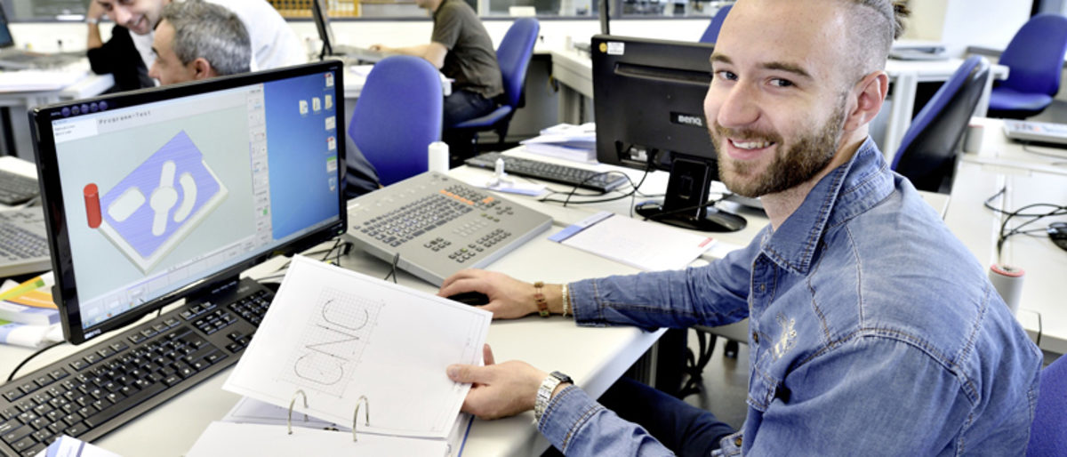 CNC-Trainingscenter im Bildungszentrum. Aufnahmen im Bildungszentrum der HWK.Im CNC Traininscenter Schlagwort(e): HWK, Handwerkskammer, Bildungszentrum, Bildung, CnC