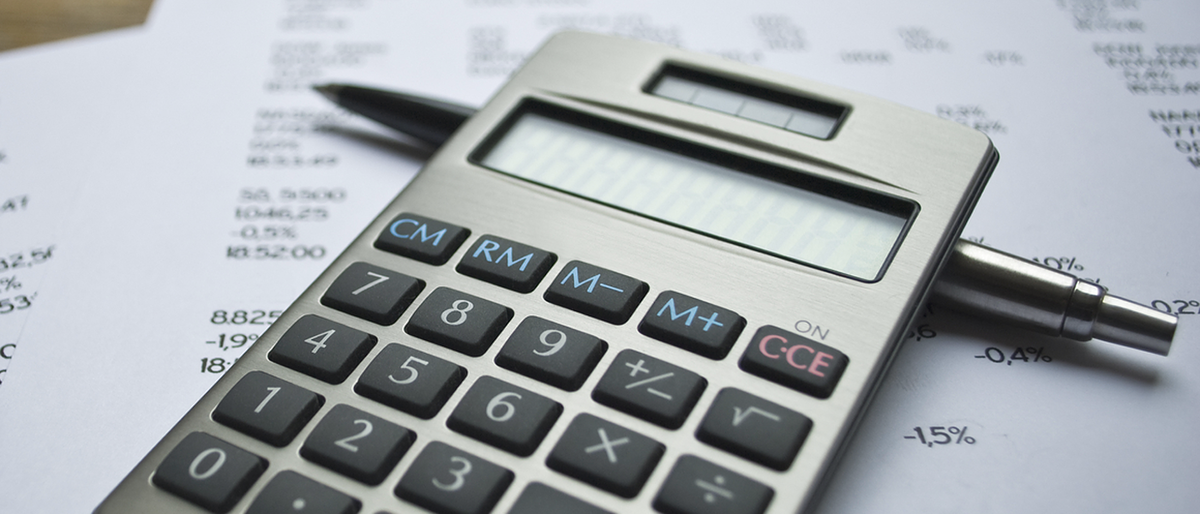 finanzen, rechner, taschenrechner, rechnen, zahlen, geld, business, vermögensberater, rechnung, börse, bank, buchhaltung, businessplan, finanzierung, geschäft, geschäftsplan, handel, kalkulieren, kaufmann, profit, stift ID 26145755