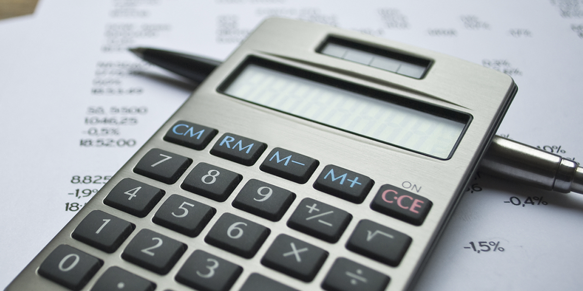 finanzen, rechner, taschenrechner, rechnen, zahlen, geld, business, vermögensberater, rechnung, börse, bank, buchhaltung, businessplan, finanzierung, geschäft, geschäftsplan, handel, kalkulieren, kaufmann, profit, stift ID 26145755
