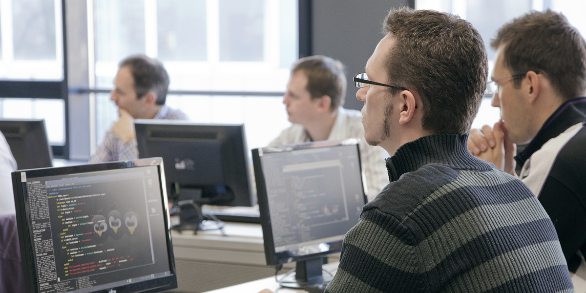 9721 Computer Monitor Bildschirm IT Technik Schüler Schulung EDV