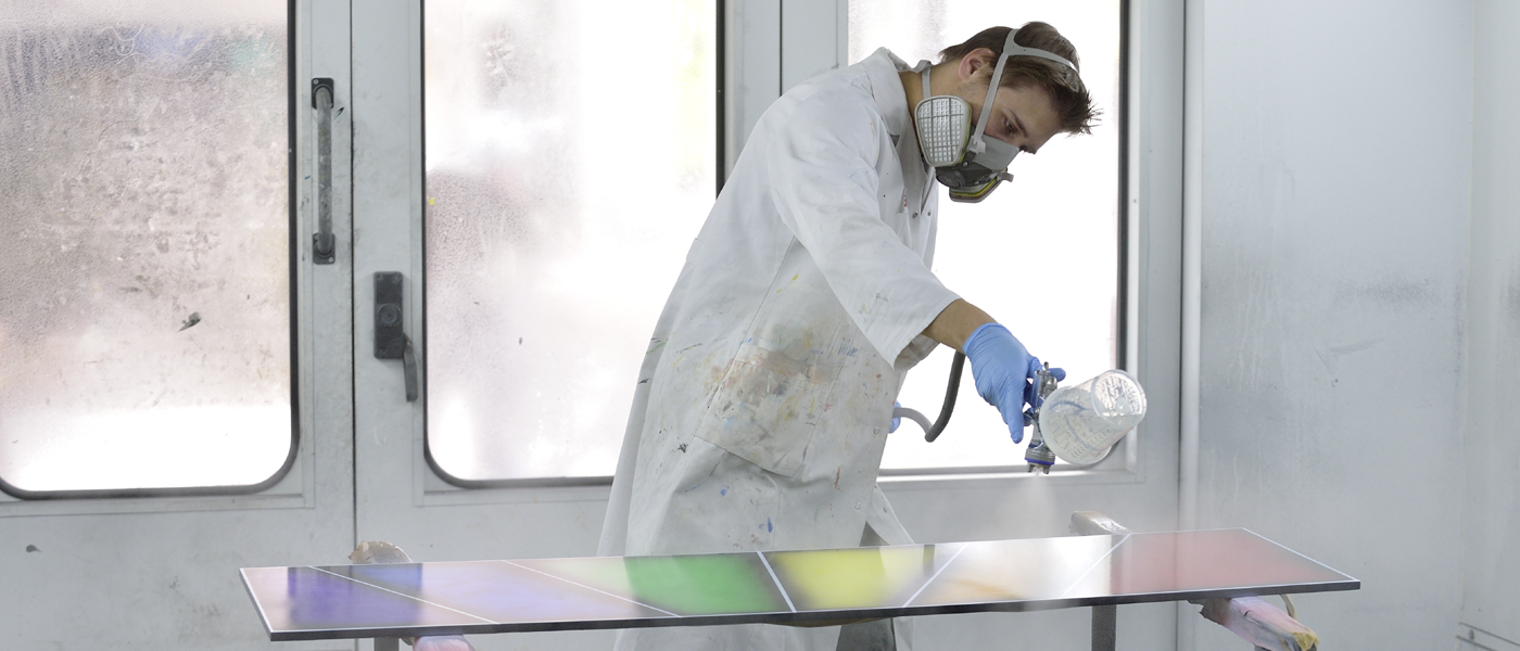 Lackiererei lackieren Arbeitsschutz Mundschutz Halle Raum Farbe 15176