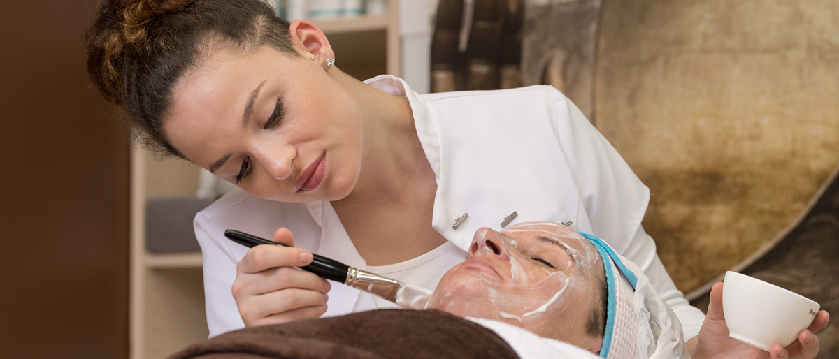 Kosmetik, Kosmetikerin, Heilung, Therapie, Schönheit, Maske, Entspannung, 24787