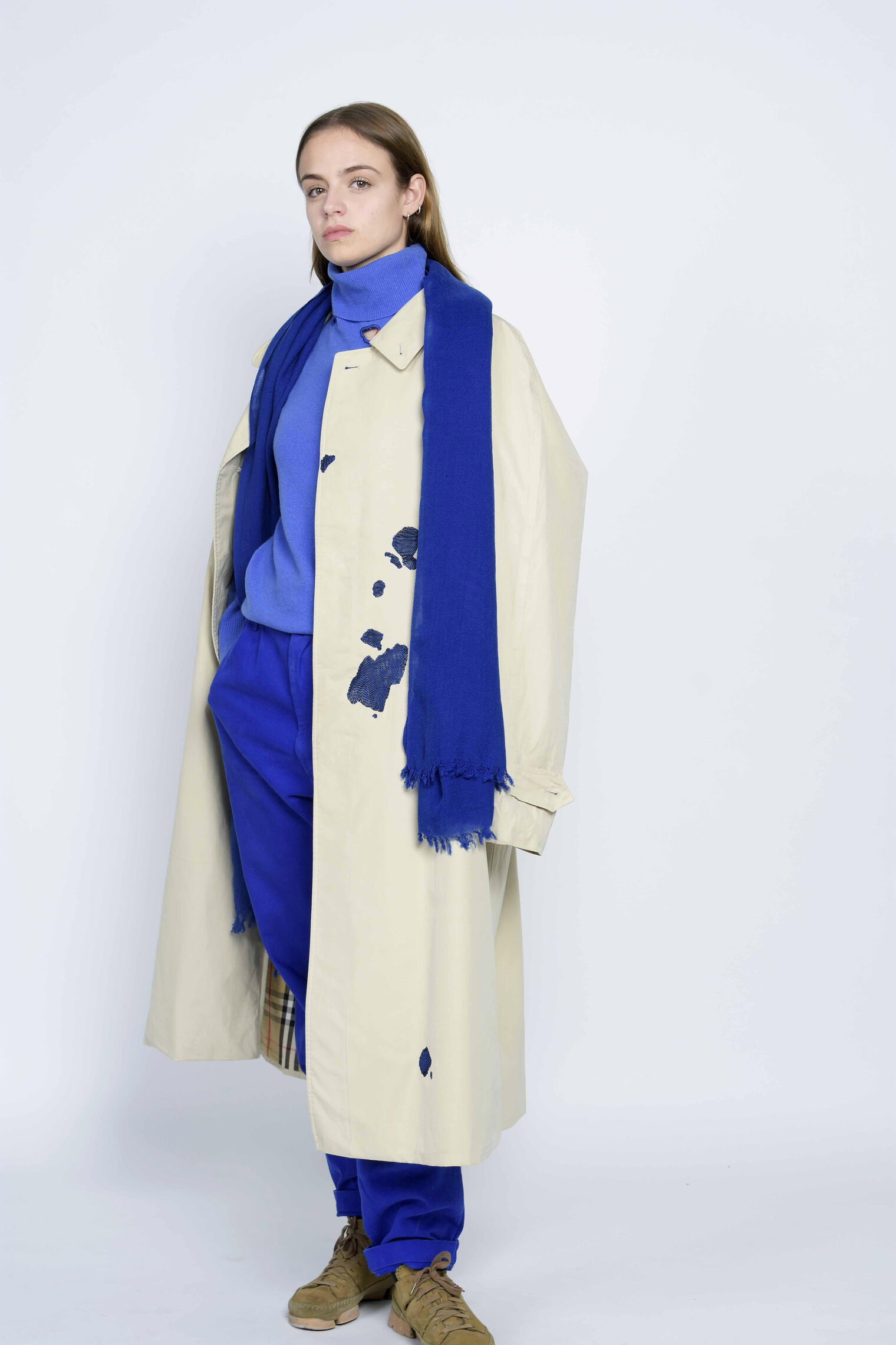 Reparierter Burberry-Mantel und Kaschmirpullover - Sunniva Rademacher Flesland, NO