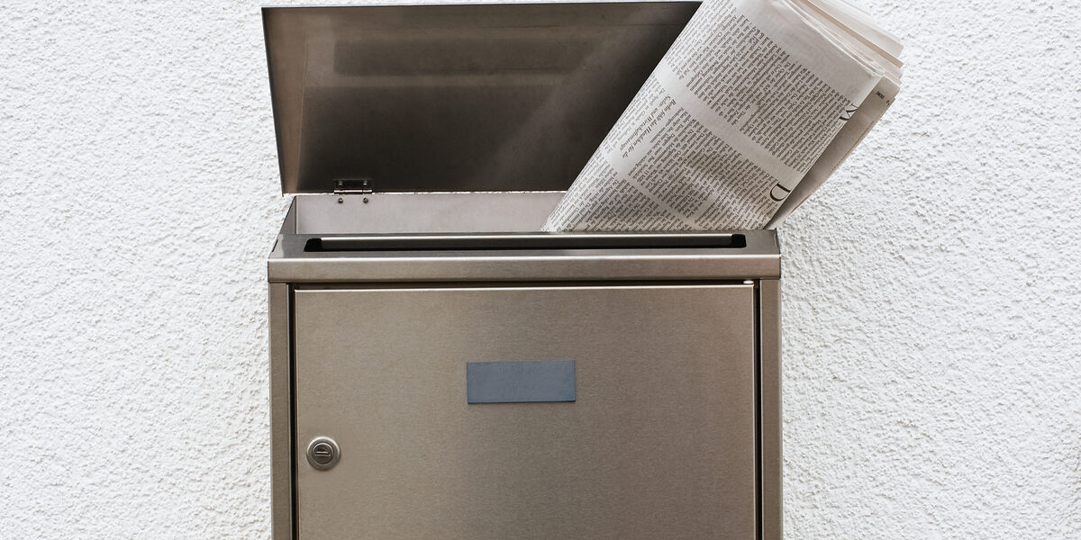 aktuell, aktuelles, Zeitung, Neuigkeiten, Information, Infos, Me, aktuell, aktuelles, zeitung, neuigkeiten, information, infos, medien, druck, papier, postbote, morgen, morgens, news, presse, tagespresse, tageszeitung, blättern, briefkasten, einwerfen, liefern, ausliefern, buchstaben, bildung, bilden, lesen, frühstück, fortbildung, politik, zeitgeschehen, intelligenz, nachrichten, neues, druckerei, druckerschwärze, abo, abonnieren, abonnement, schrift, schwarz, weiß, wörter 10792898