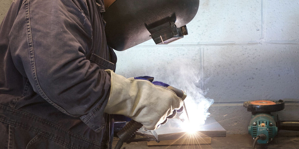 Schweißen Lehrling Werkstatt Metall