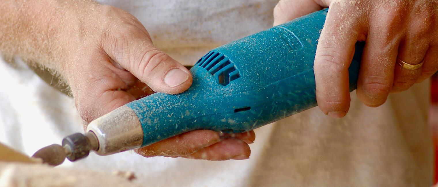 Dremel Holz Werkstatt Hand