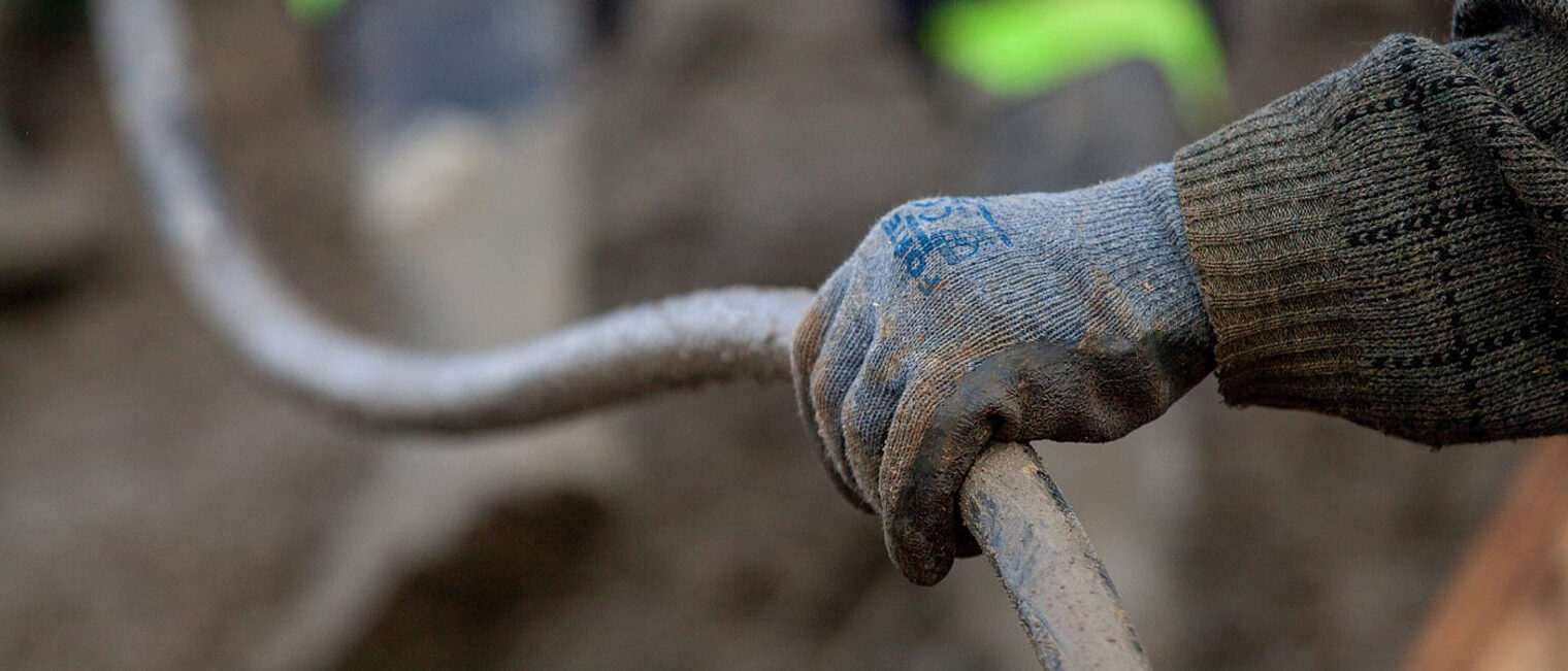  Baustelle Hand Handschug Schlauch Kabel Stromkabel Leitung