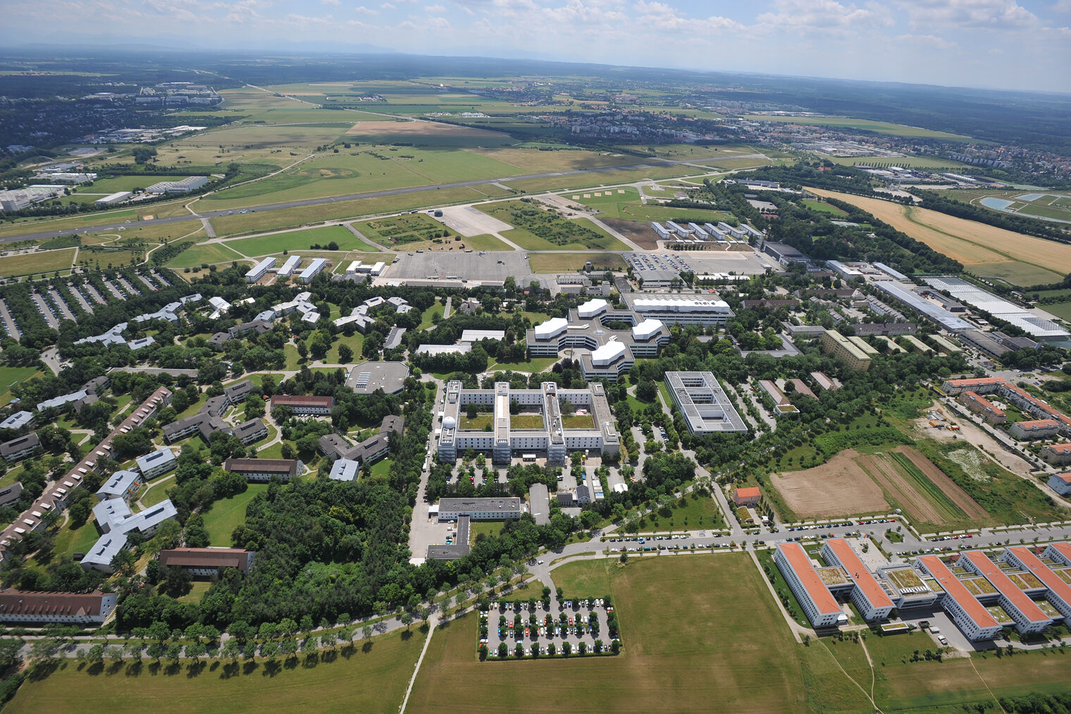 Luftbild, Universität der Bundeswehr München, Neubiberg, Handwerk trifft Forschung, Innovation, Technik, Umwelt