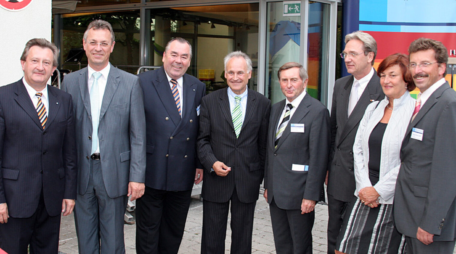 Finanzstaatssekretär Franz Meyer, Kultusminister Siegfried Schneider, Präsident Heinrich Traublinger, Wirtschaftsminister Erwin Huber, Landtagspräsident Alois Glück, HGF Bernd Lenze, Arbeitsministerin Christa Stewens und Innenstaatssekretär Georg Schmid.