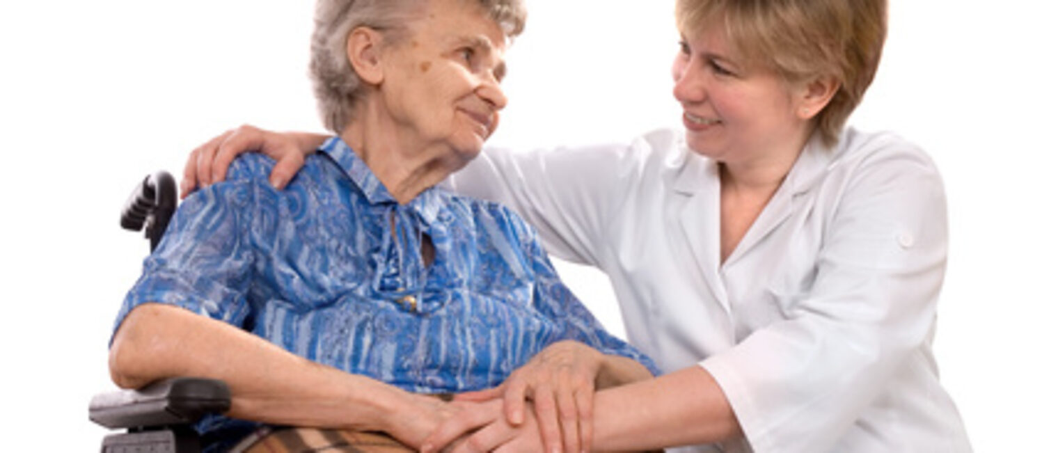 Rollstuhl alt Pflege Krankenschwester