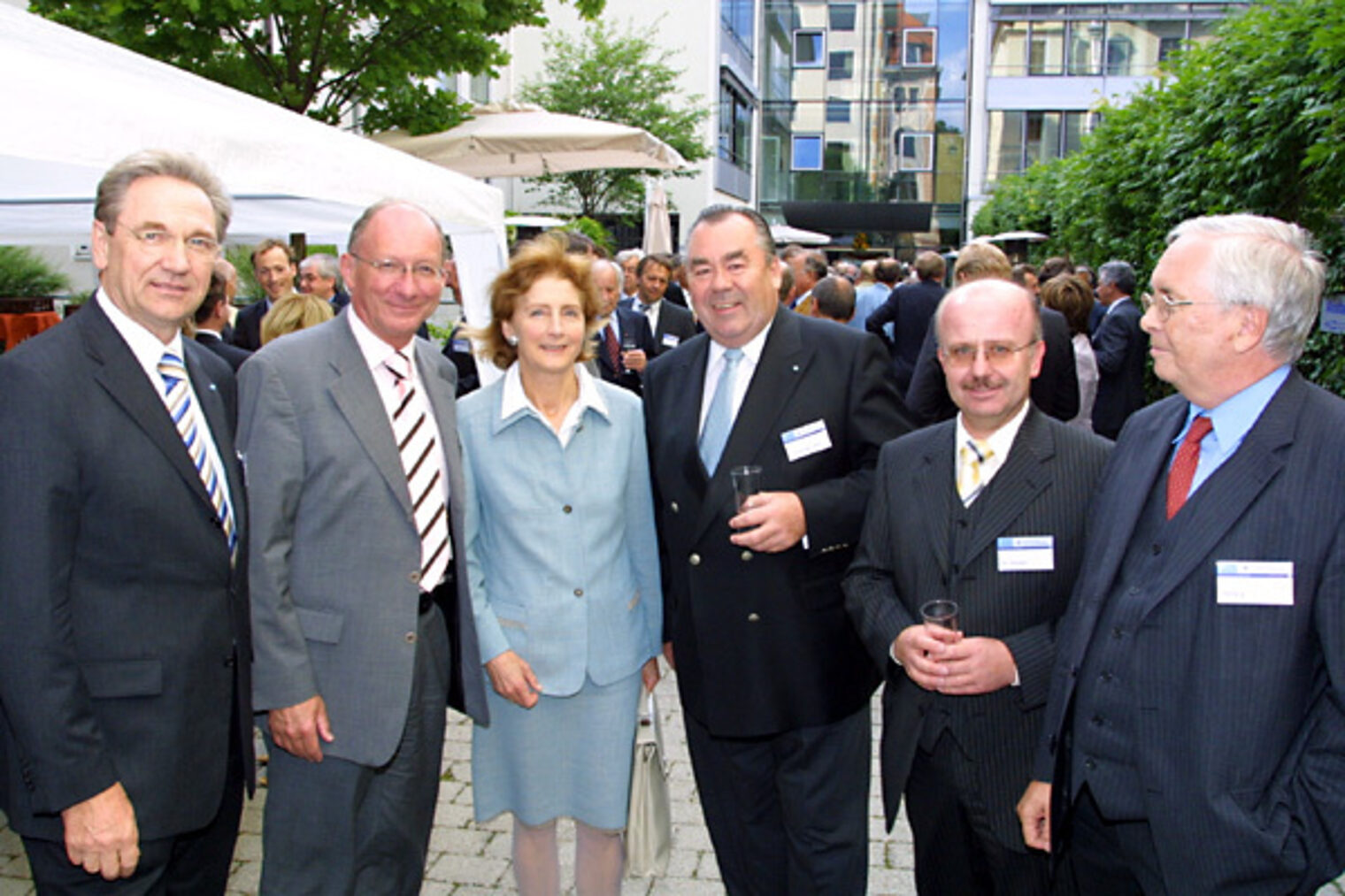 (v.l.n.r.) Hauptgeschäftsführer Bernd Lenze, Franz Maget, der Vorsitzende der SPD-Fraktion im Bayerischen Landtag, Dr. Hildegard Kronawitter, stv. Vorsitzende des Ausschusses für Wirtschaft, Verkehr und Technologie des Bayerischen Landtages, Präsident Heinrich Traublinger und die stv. Hauptgeschäftsführer Dr. Lothar Semper und Rudolf Herwig