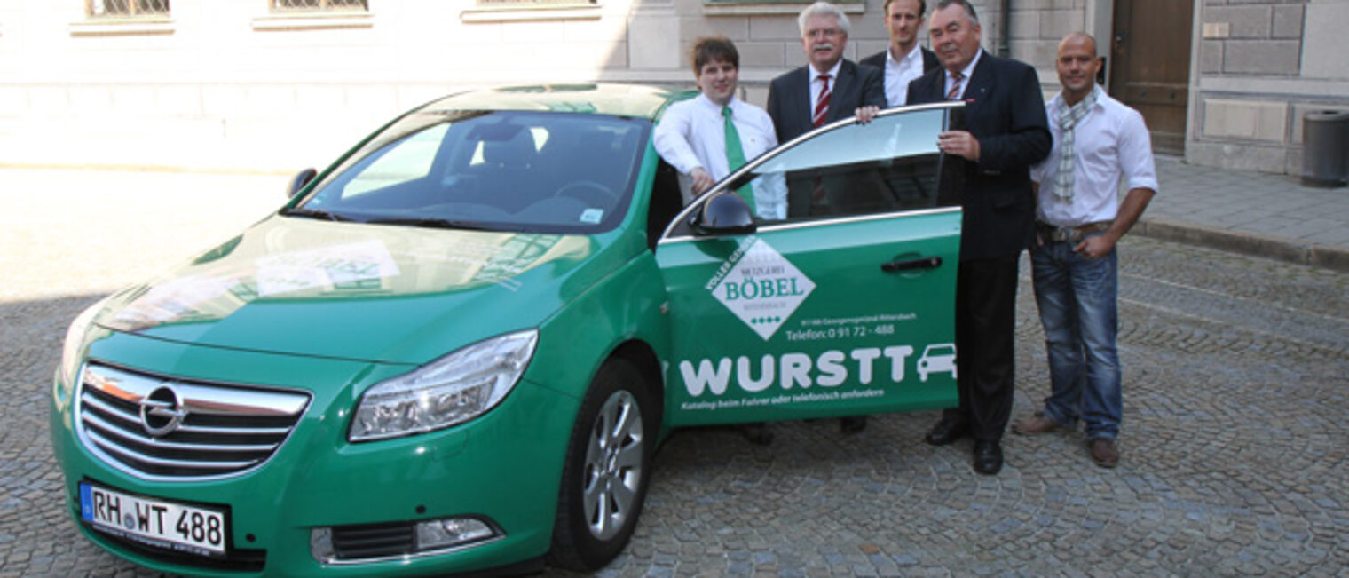 Diskutierten beim Tag des Handwerks über Handwerk 2.0 (v.l.n.r.): Claus Böbel von der Metzgerei Böbel, Wirtschaftsminister Martin Zeil, Tim-Olaf Sülzer von Rixen Cableways, BHT-Präsident Heinrich Traublinger, MdL a. D. und Christian Balletshofer von der Bäckerei-Konditorei Balletshofer Diskutierten beim Tag des Handwerks über Handwerk 2.0 (v.l.n.r.): Claus Böbel von der Metzgerei Böbel, Wirtschaftsminister Martin Zeil, Tim-Olaf Sülzer von Rixen Cableways, BHT-Präsident Heinrich Traublinger, MdL a. D. und Christian Balletshofer von der Bäckerei-Konditorei Balletshofer