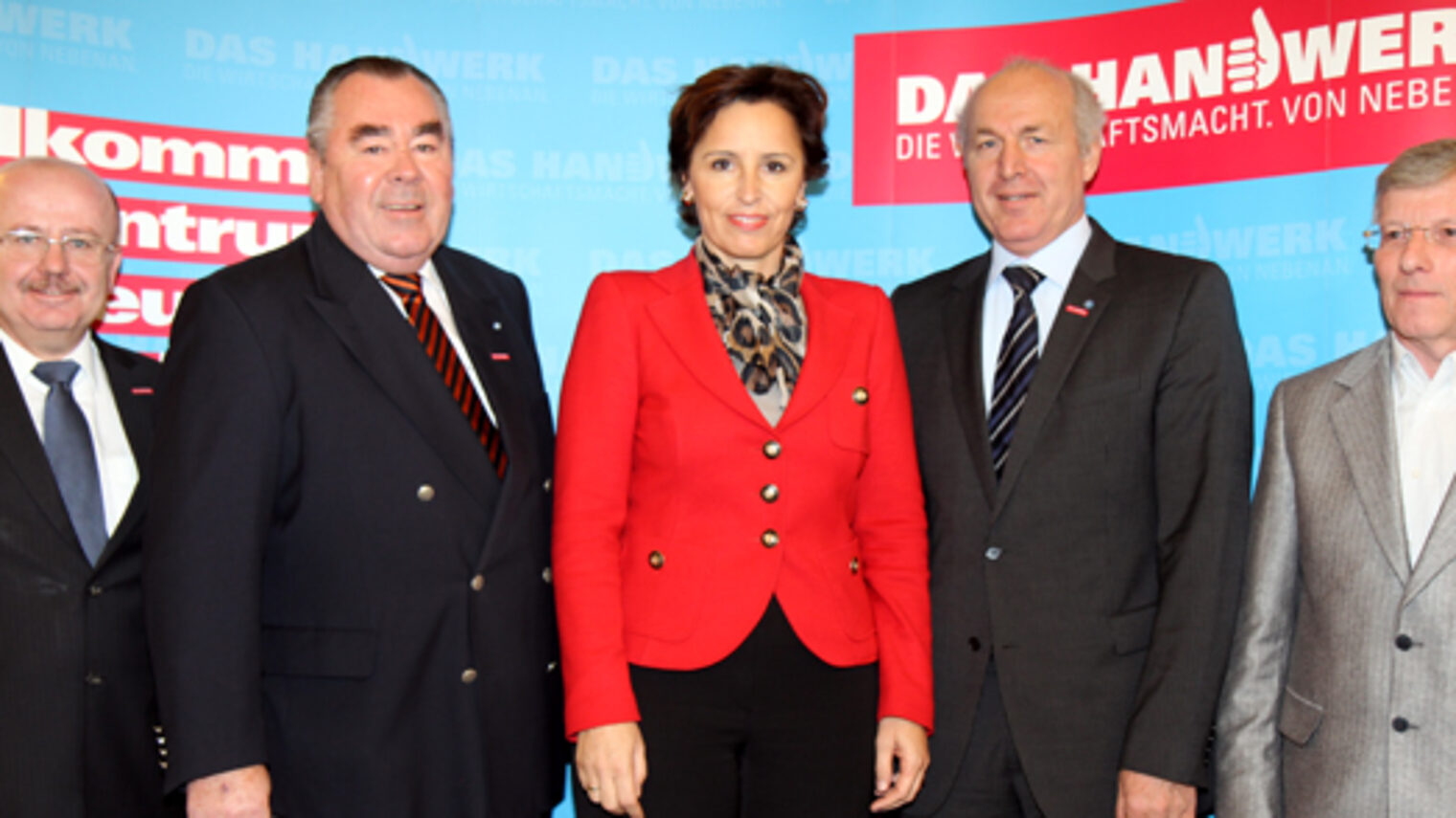 Bayerns Arbeitsministerin Christine Haderthauer bei der Vollversammlung mit dem Vorstand der Handwerkskammer (v.l.n.r. Hauptgeschäftsführer Dr. Lothar Semper, Präsident Heinrich Traublinger, MdL a. D., Vizepräsident Franz Xaver Peteranderl sowie Vizepräsident Siegfried Galle