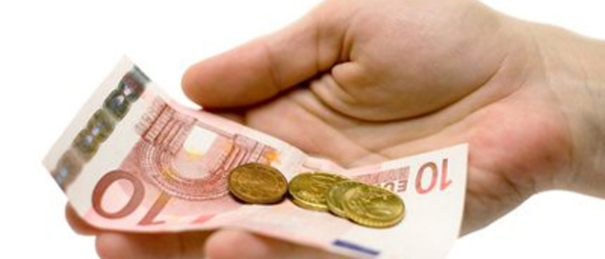 Geld Hand 10 Euro Münzen