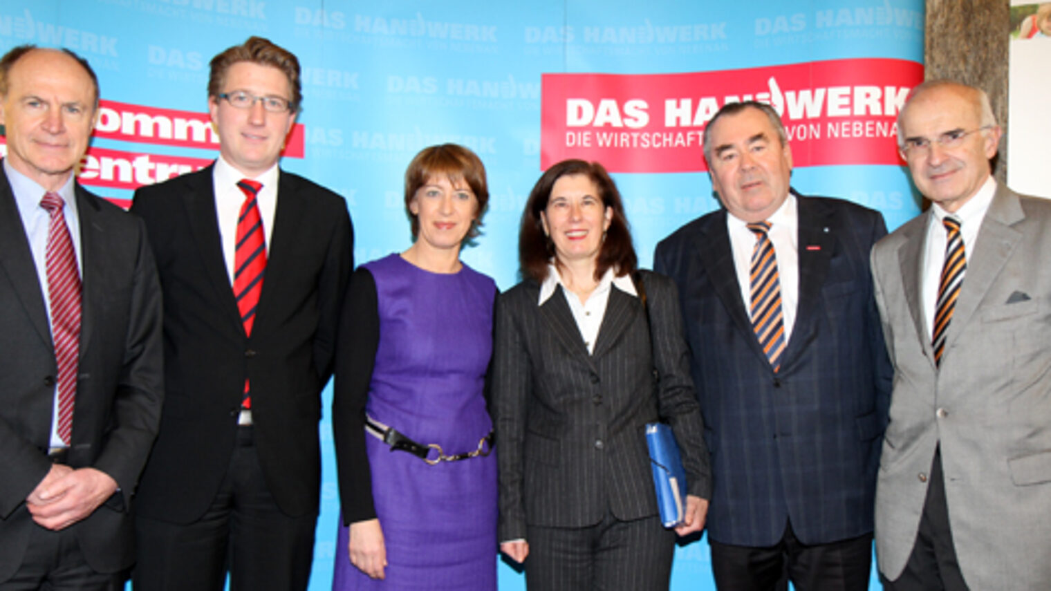 Prof. Dr. Helmut Köhler von der Ludwig-Maximilians-Universität München, Prof. Dr. Carsten Herresthal von der Universität Regensburg, Ursula Heller vom Bayerischen Fernsehen, Dr. Claudia Moser von der Europäischen Kommission, Heinrich Traublinger, MdL a. D., Präsident des Bayerischen Handwerkstages und Ministerialdirektor Dr. Walter Schön vom Staatsministerium der Justiz und für Verbraucherschutz