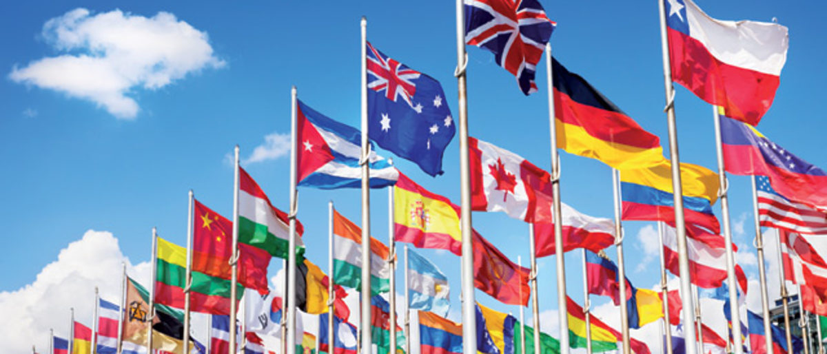 Flagge Fahne weltweit international istockphoto.com 17116755 , Aufwind 7412
