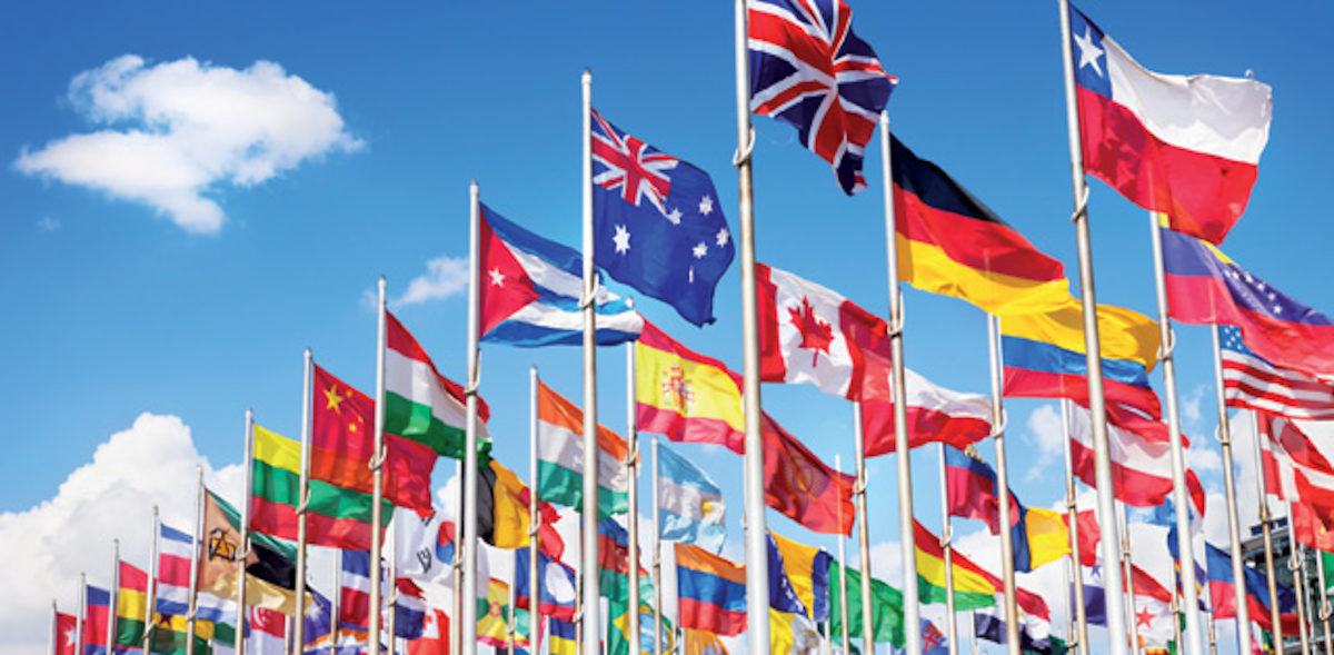 Flagge Fahne weltweit international istockphoto.com 17116755 , Aufwind 7412