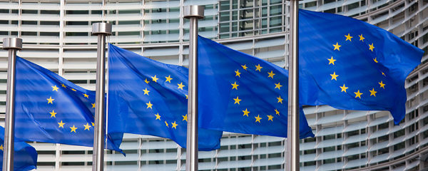 Europa Parlament Berlaymont Europäische Kommission Fahnen Flaggen Straßburg