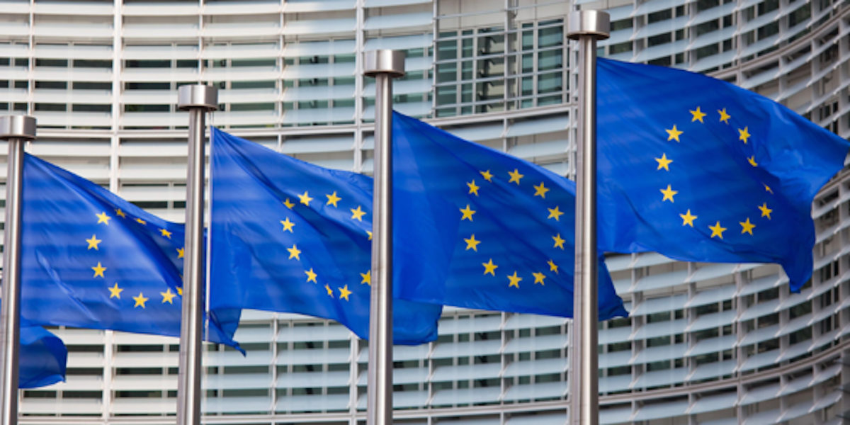 Europa Parlament Berlaymont Europäische Kommission Fahnen Flaggen Straßburg