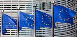 Europa Parlament Berlaymont Europäische Kommission Fahnen Flaggen Straßburg
