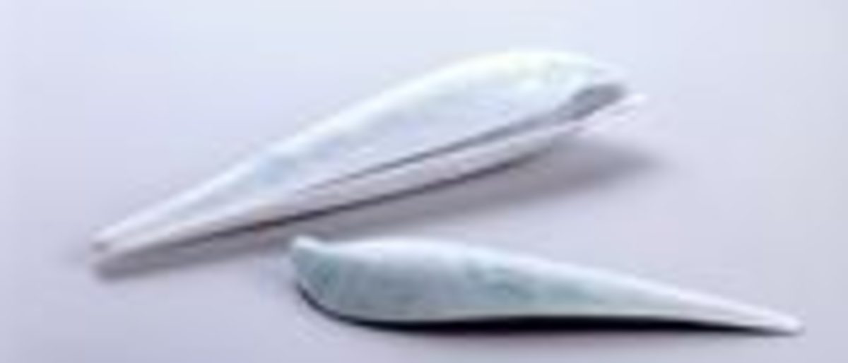 "Still"; Schalen; Kupfer, emailliert; je 5 x 28 x 5,5 cm "Still"; Schalen; Kupfer, emailliert; je 5 x 28 x 5,5 cm